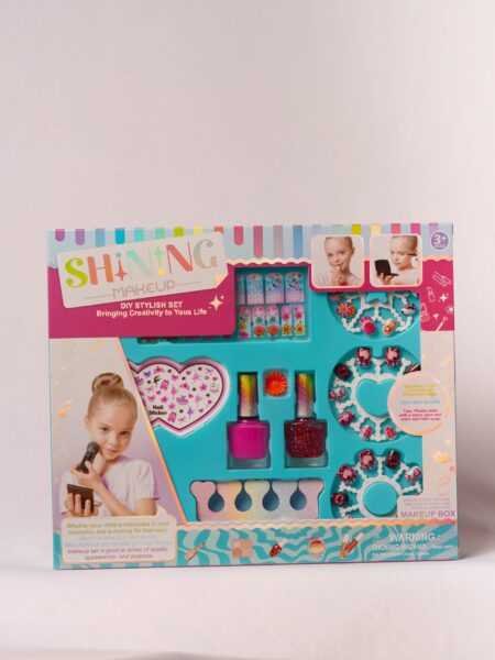 Vista alterna de JUEGO MANICURE UÑAS INFANTIL CON STICKERS